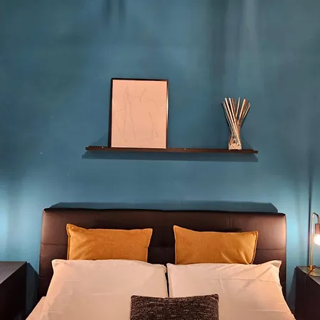 Be Your - Giulio's Apartment